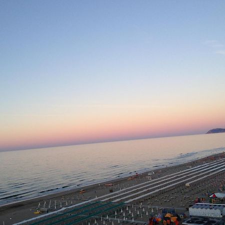 Hotel Diplomatic Riccione Exteriör bild
