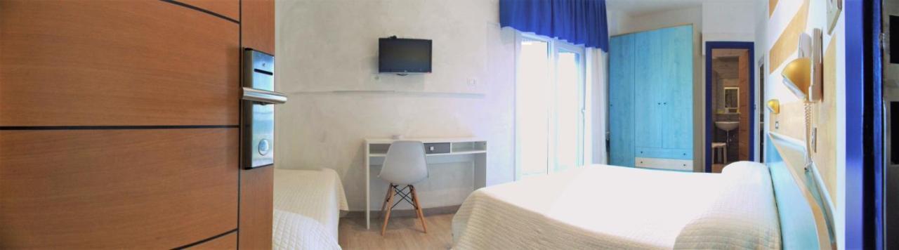 Hotel Diplomatic Riccione Exteriör bild