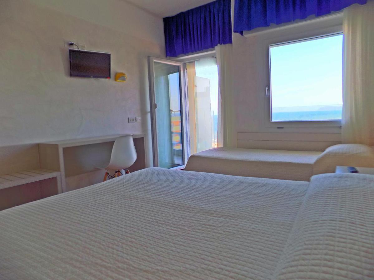 Hotel Diplomatic Riccione Exteriör bild