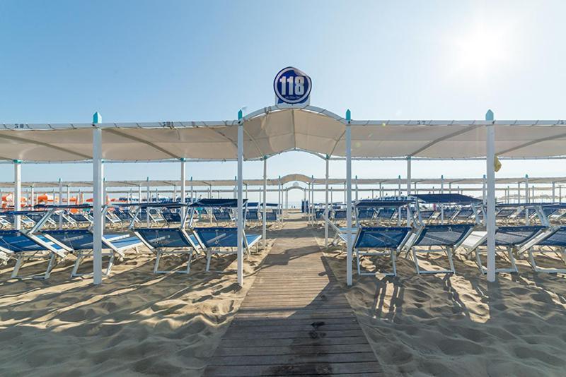 Hotel Diplomatic Riccione Exteriör bild