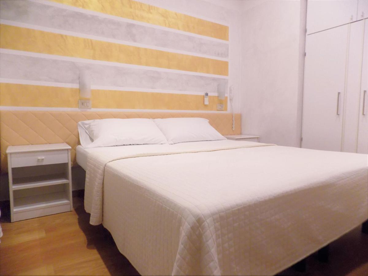 Hotel Diplomatic Riccione Exteriör bild