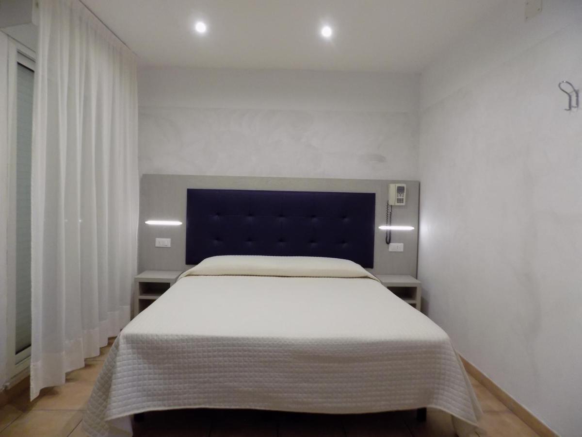 Hotel Diplomatic Riccione Exteriör bild