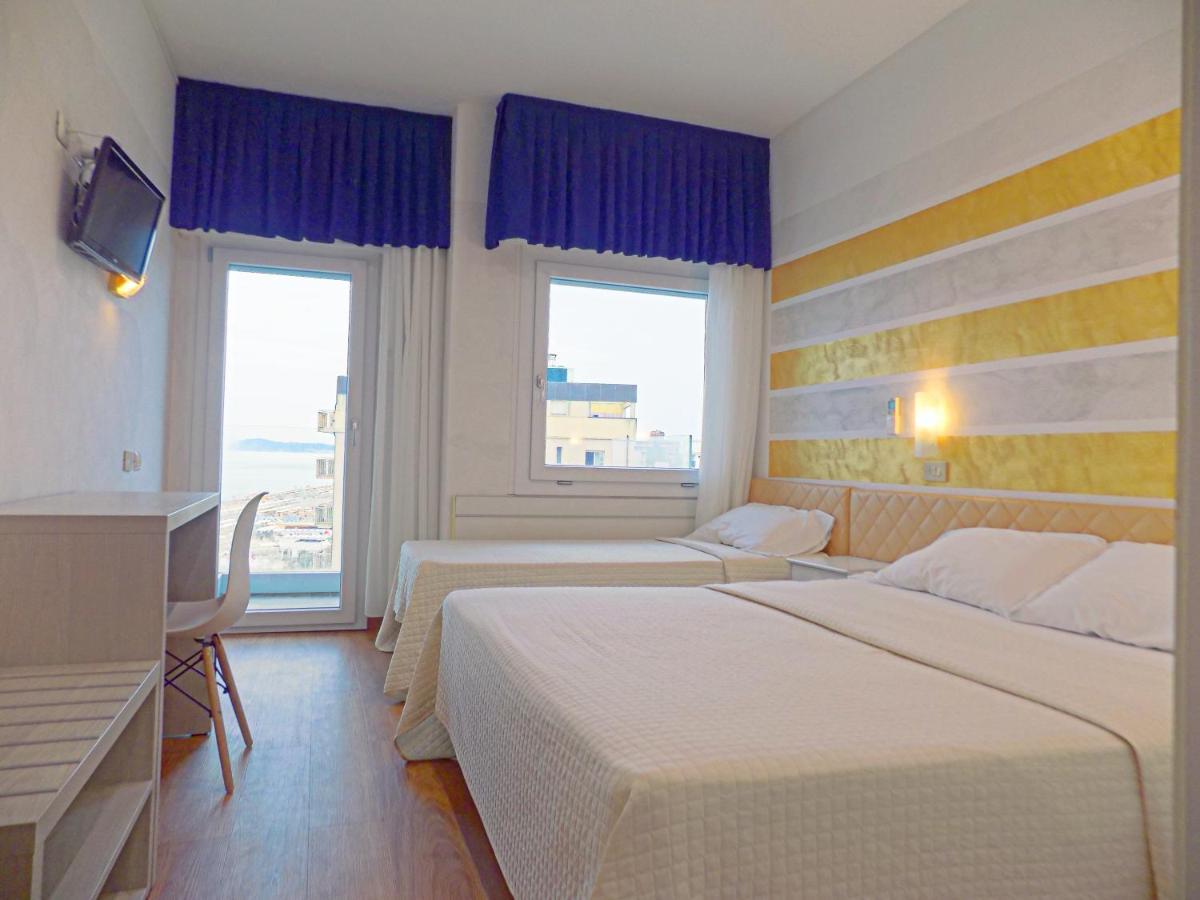 Hotel Diplomatic Riccione Exteriör bild