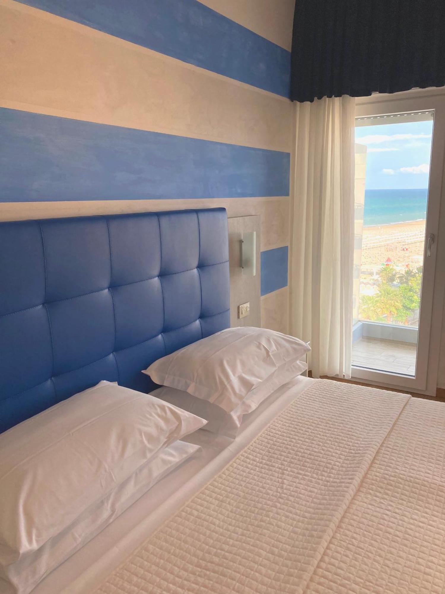 Hotel Diplomatic Riccione Exteriör bild