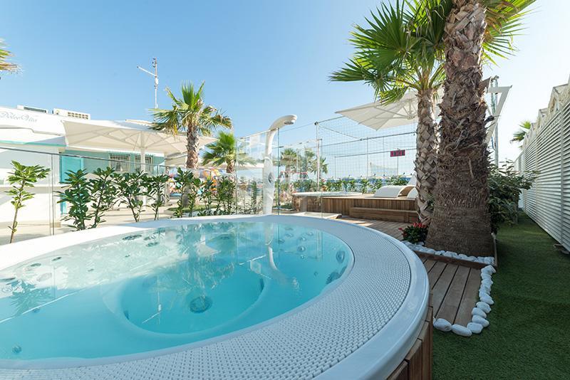 Hotel Diplomatic Riccione Exteriör bild